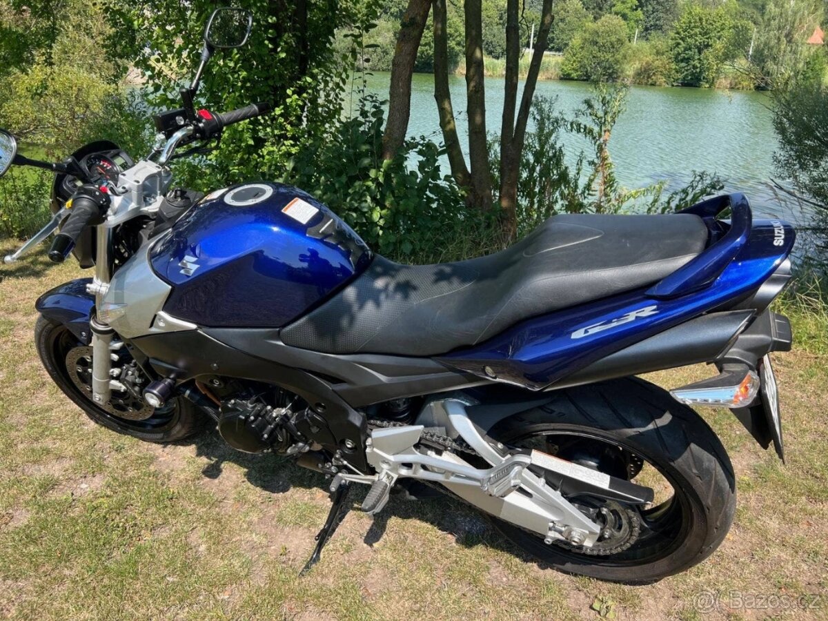 Suzuki GSR 600 - 15