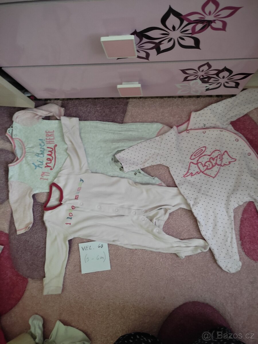 Oblečení a jiné potřeby pro miminko - 15
