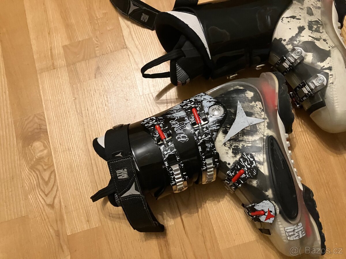 Lyžařský set - lyže, hůlky, boty. - 15