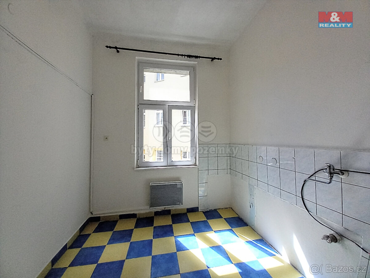 Prodej bytu 2+1, 55 m², Karlovy Vary, ul. Varšavská - 15