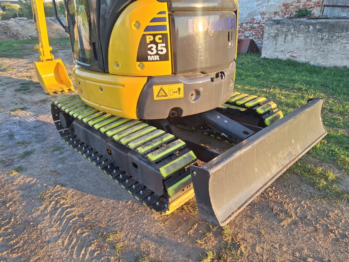 KOMATSU PC 35 MR - 15