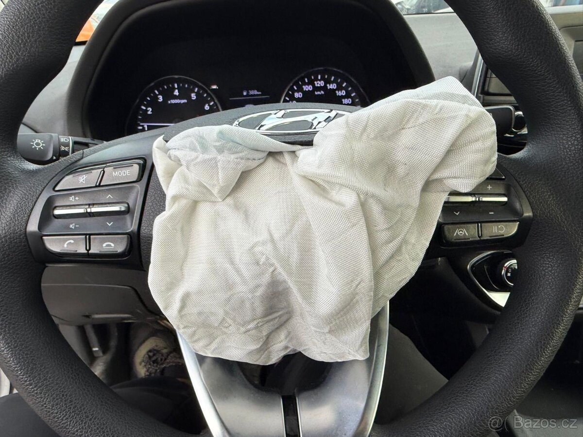 Hyundai I30 1.5i start plus pojizdne 2022 - 15