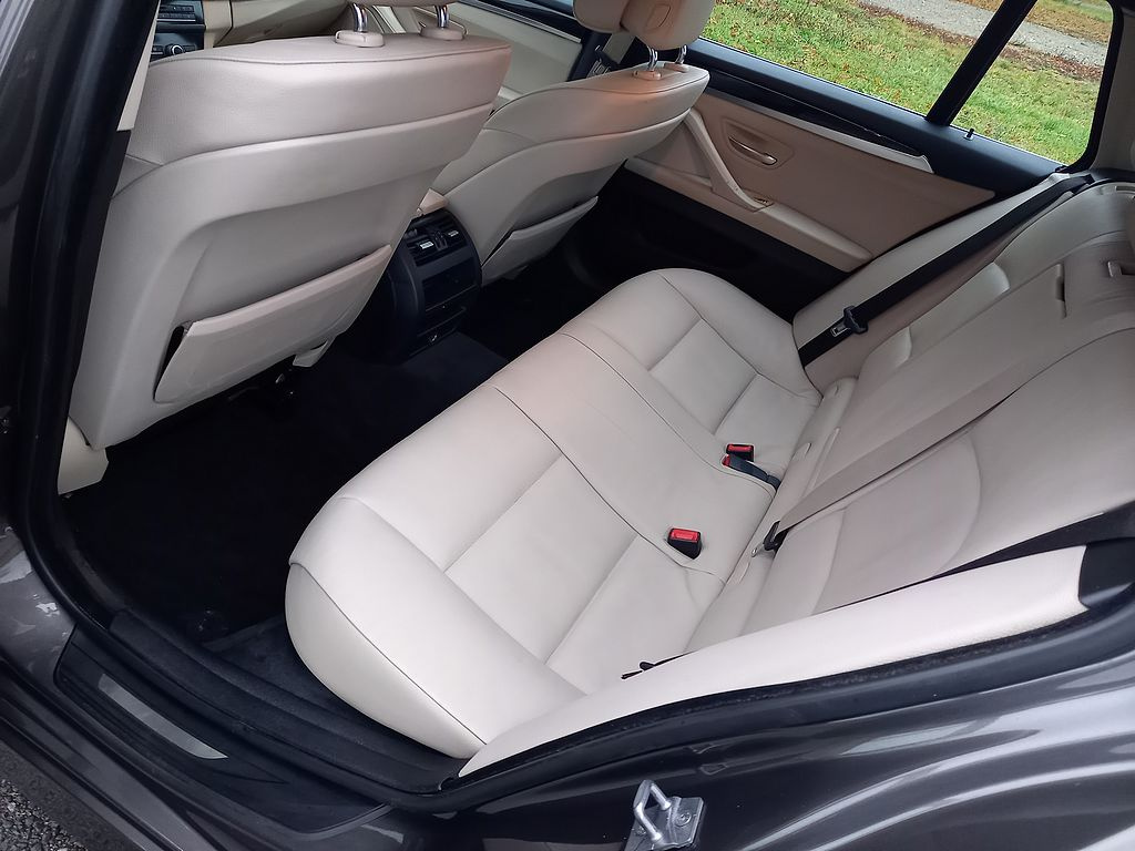 BMW 520D-135kW-digiklima+alu+kůže - 15
