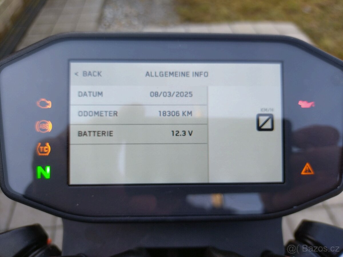 KTM 790 Duke 2023 - 15