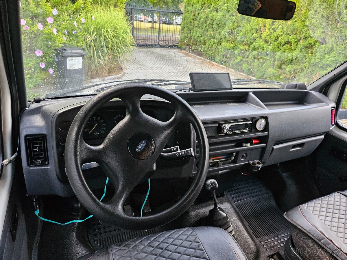 Obytný automobil Ford Transit - 15