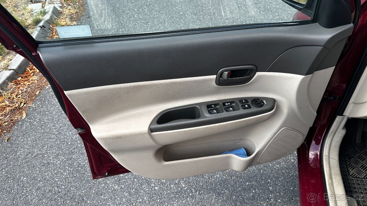HYUNDAI ACCENT 1.4 - 15