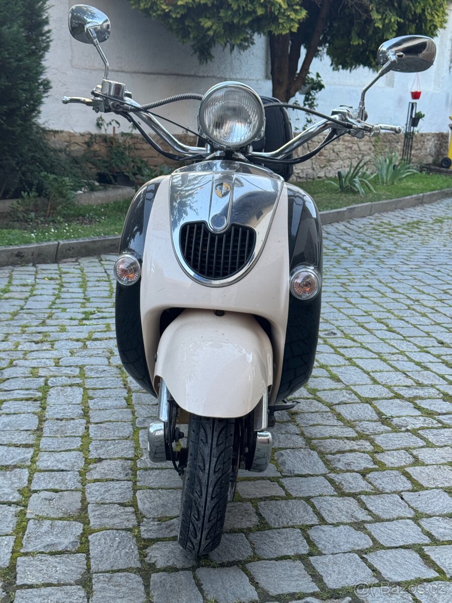 SKÚTR ZNEN RETRO - 15