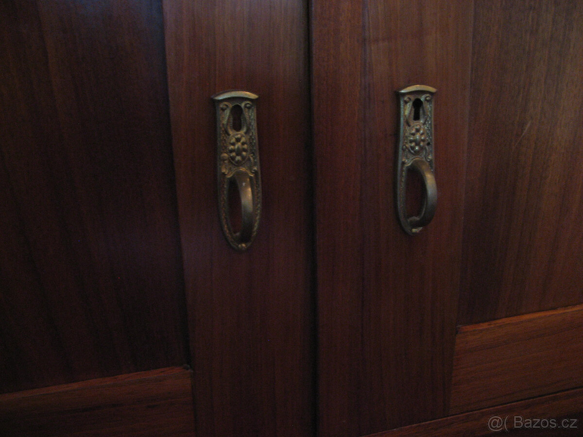 Secesní buffe, možné rozdělit jako komodu - 15