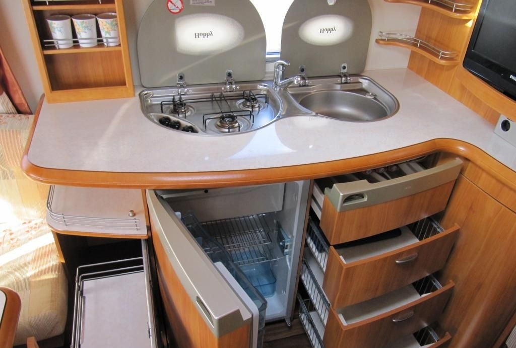 Prodám karavan Hobby Excelent 495A - 15