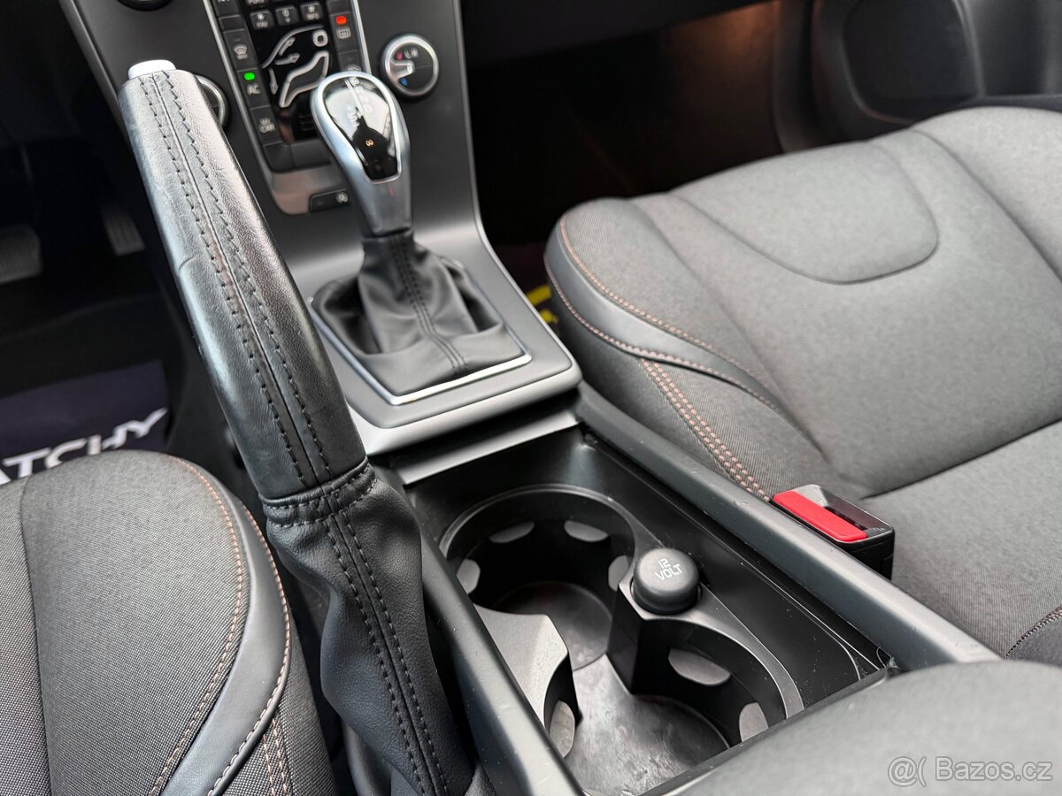 Volvo V40 Cross Country / T4 132 kW / automat / 4x4 - 15