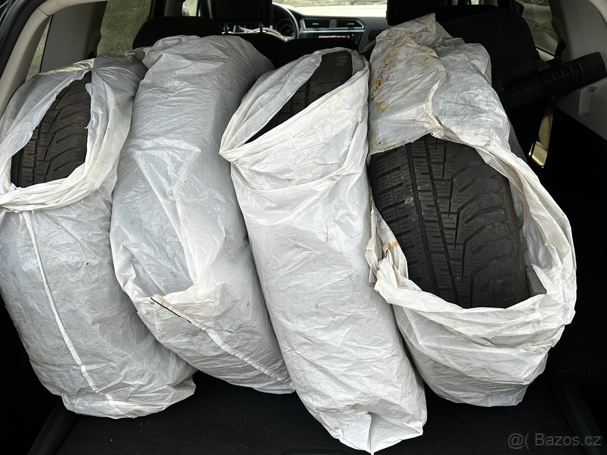 VW Tiguan 2.0TDi, 4x4, r.2019, 1.maj., top stav - 15