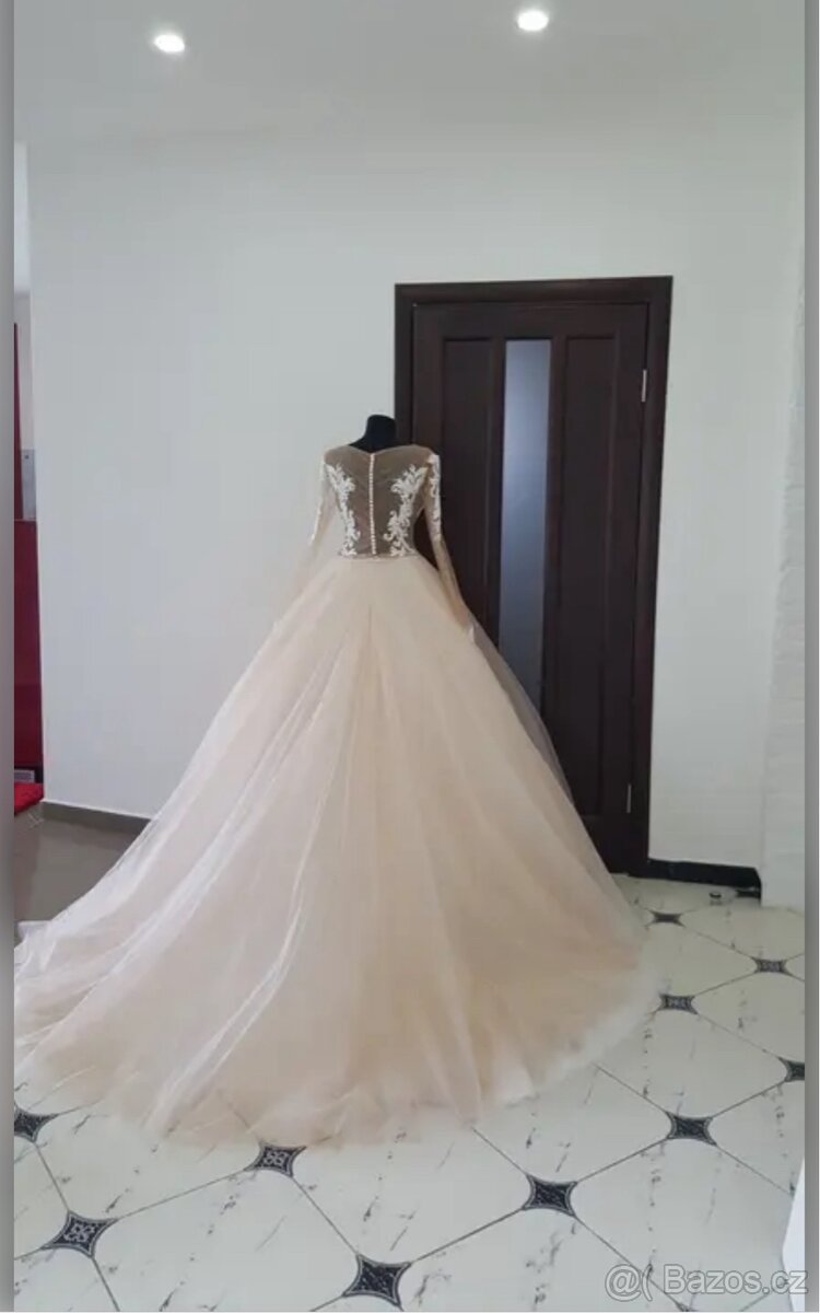 C.01 Svatební saty z vlečkou vyprodej - 15