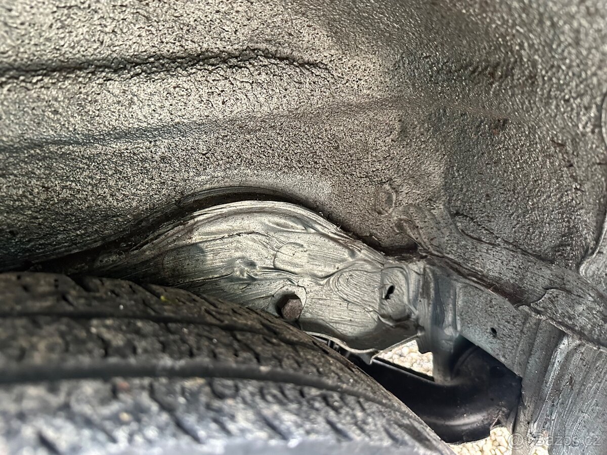 VW Transporter T4 2.5 TDi Dodávka bez Koroze - 15