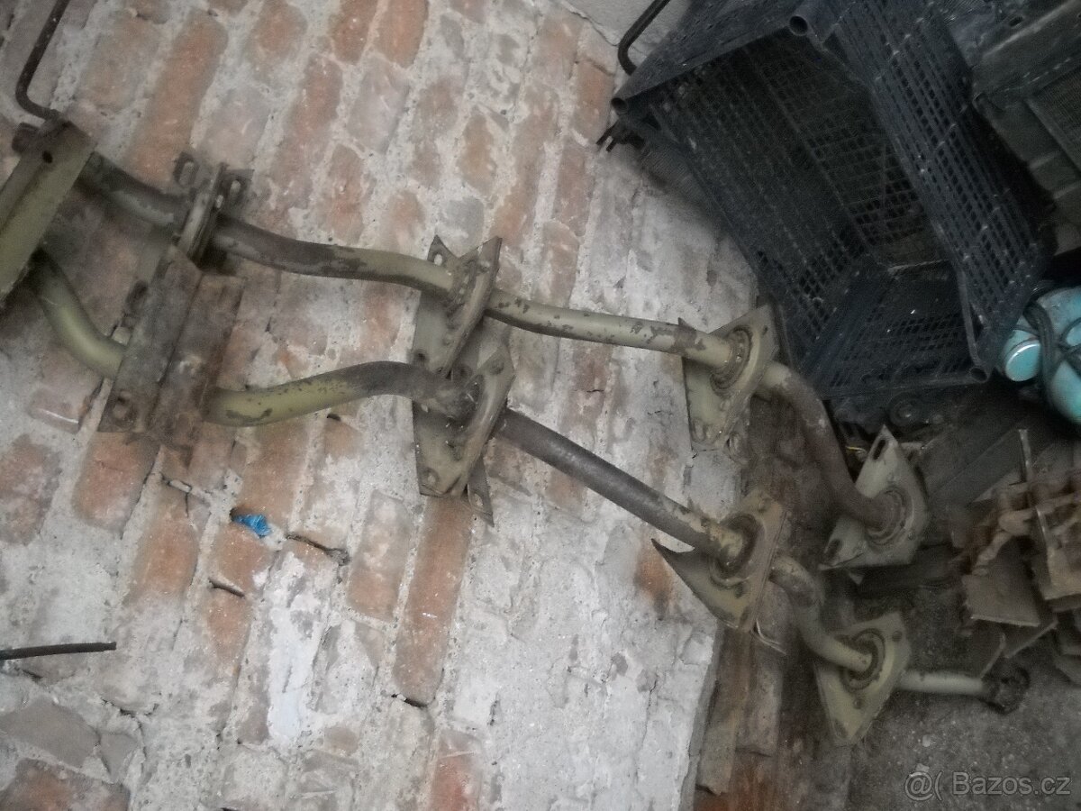 E 512-517 boční plechy žací lišty - 15