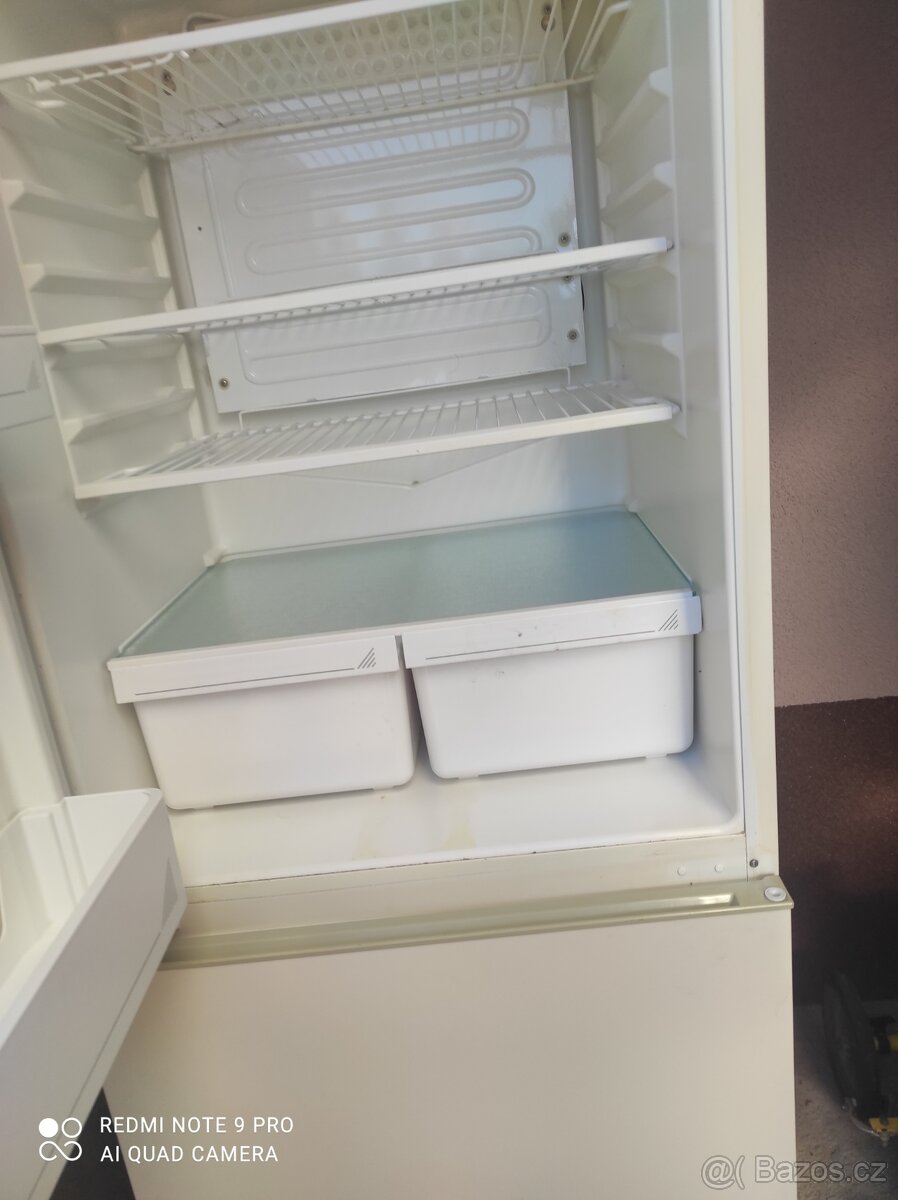 Velká lednice s mrazákem - 15