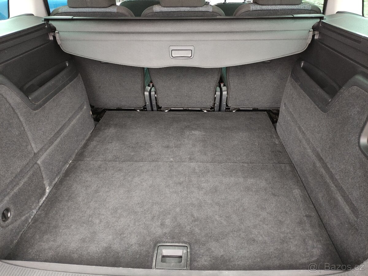 VW Sharan TDi DSG XENON NAVI VYHŘ.SEDAČKY TAŽNÉ - 15