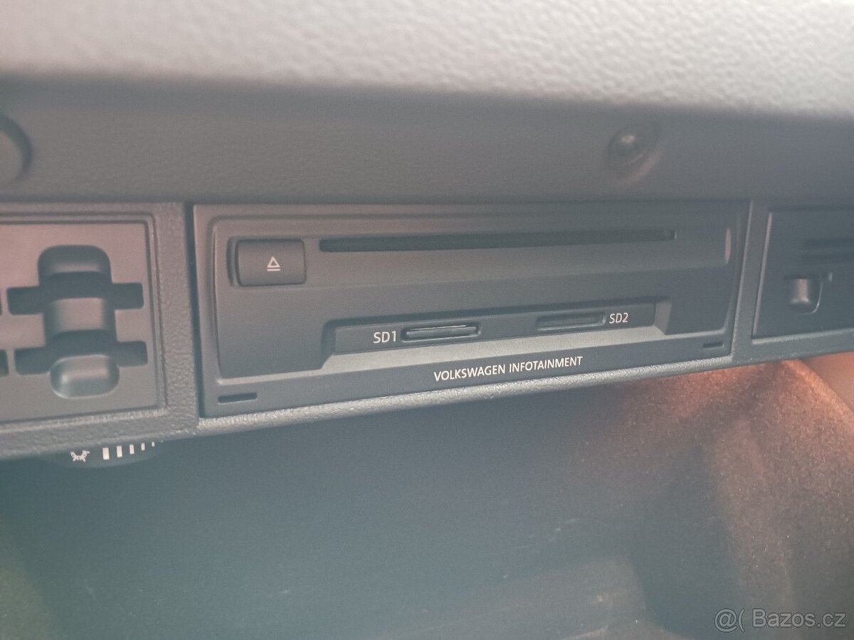 Volkswagen Golf 2,0 VII TDI 110KW DSG KOMBI - 15