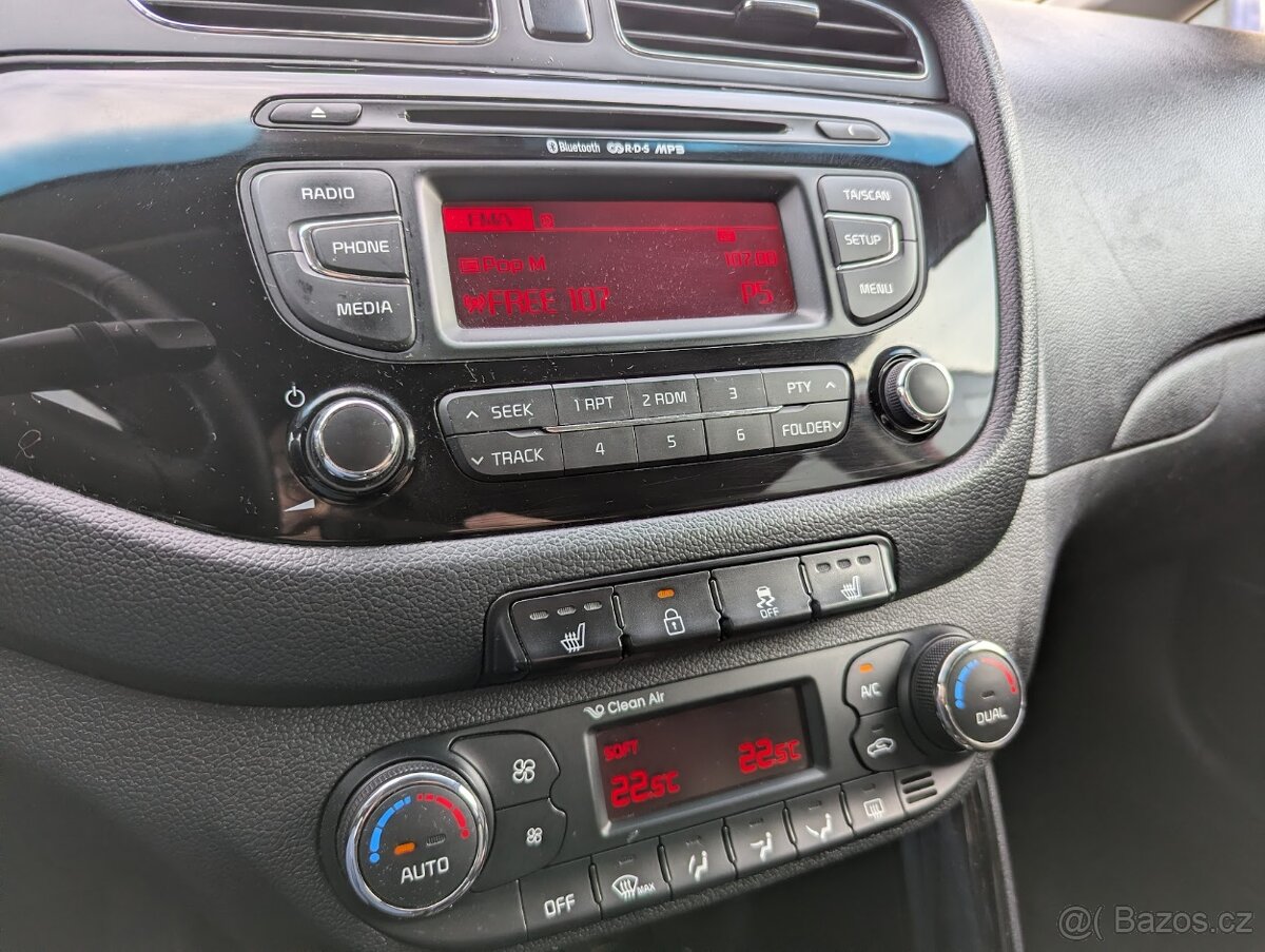 Kia Ceed kombi 1.6 GDI 99 kW Exclusive - 15