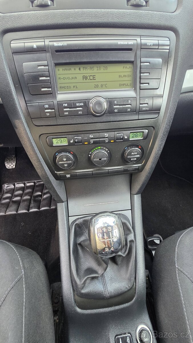 ŠKODA OCTAVIA 1.6i TEAM EDITION 1MAJITEL - 15