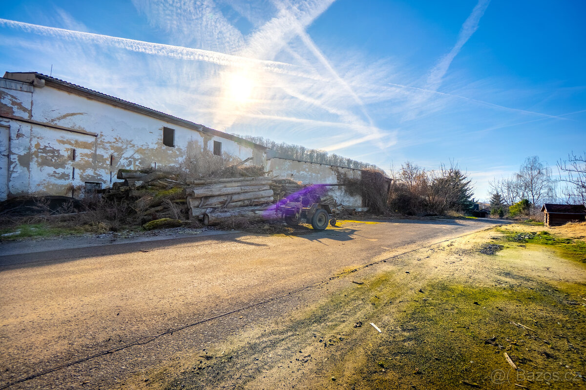 Prodej bývalého zemšdělského areálu nyní využívaného pro dře - 15