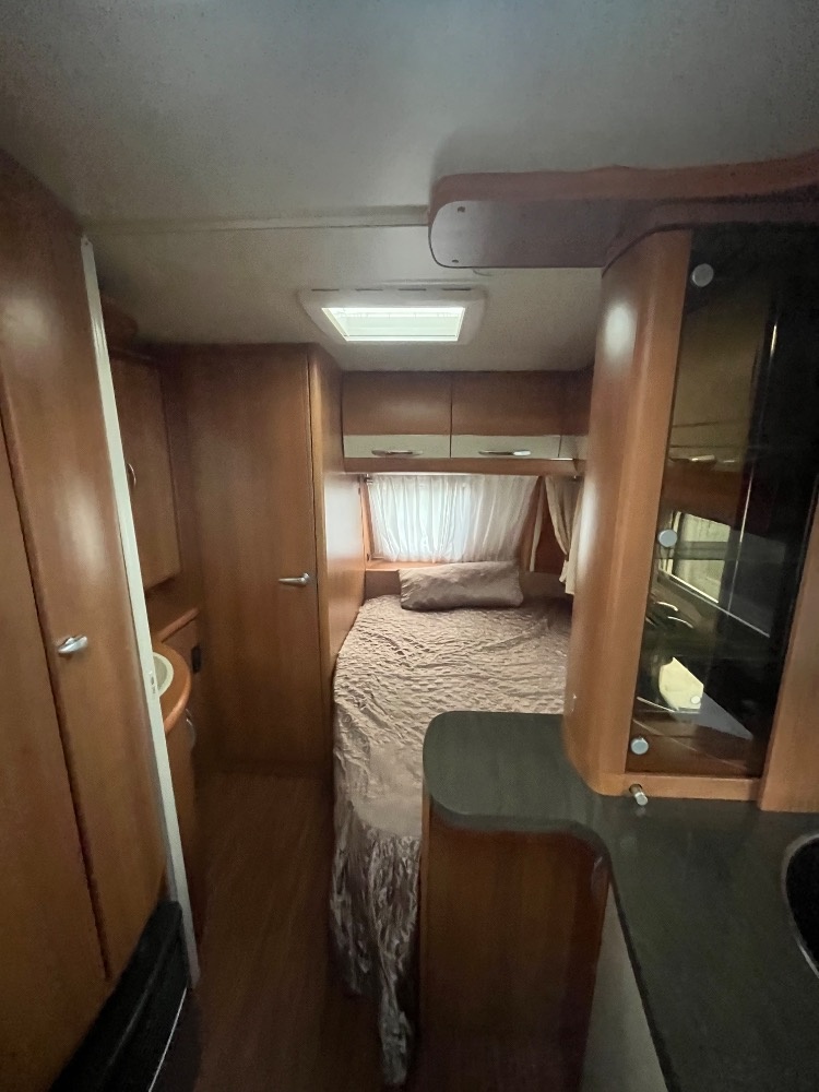 Prodám karavan Hobby 540 KMFE Excellent , r.2011 - 15