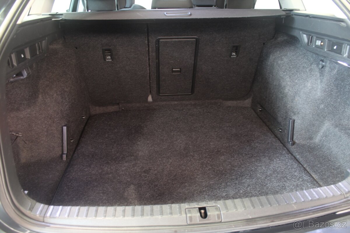 Škoda Octavia IV 2.0TDI DSG Display LED Tažné Model 2021 - 15