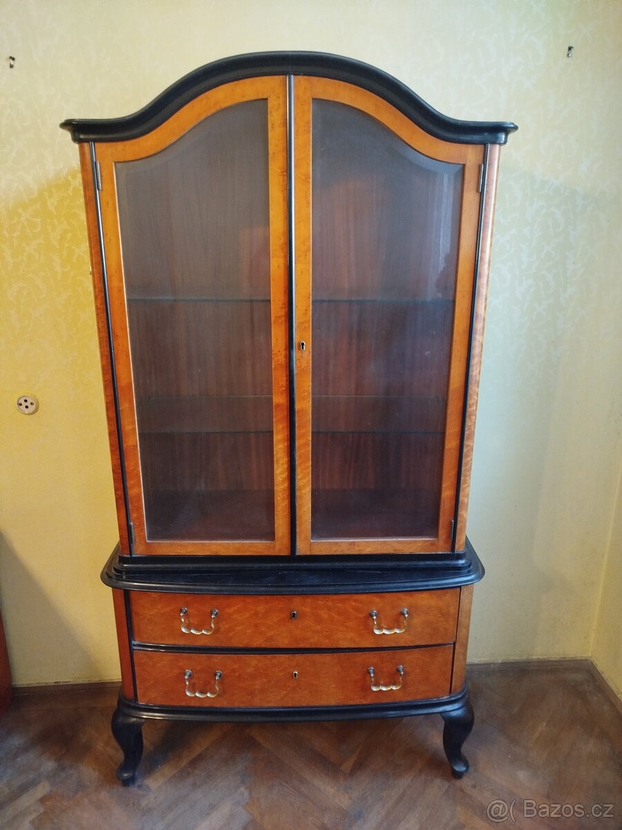 Starožitný obývací nábytek v zachovalém stavu - 15