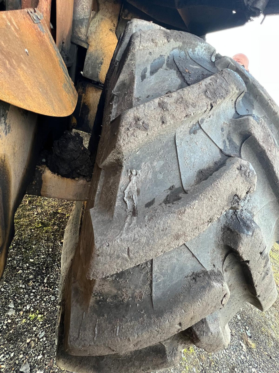 Čelní nakladač CATERPILLAR 930H, ROK 2011 - 15