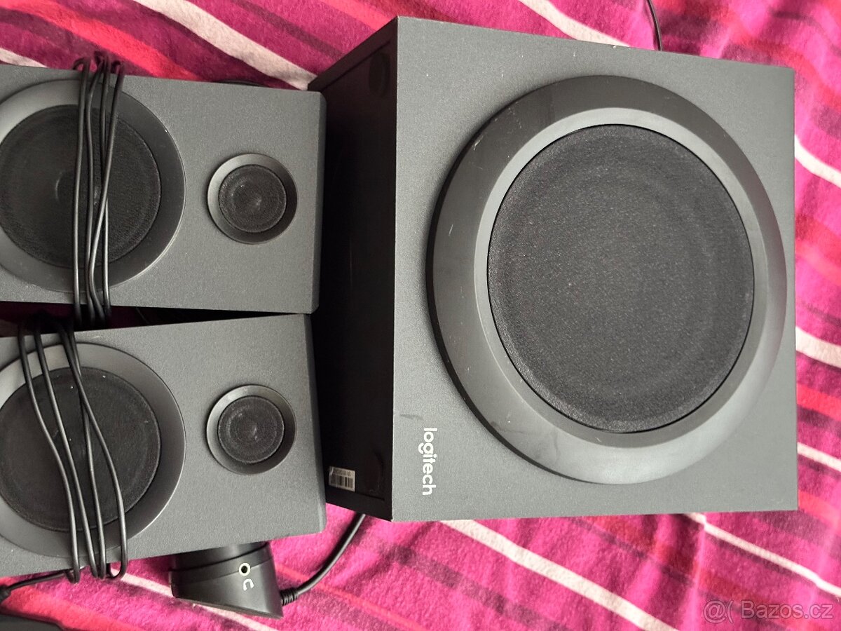 Celý pc monito - 15