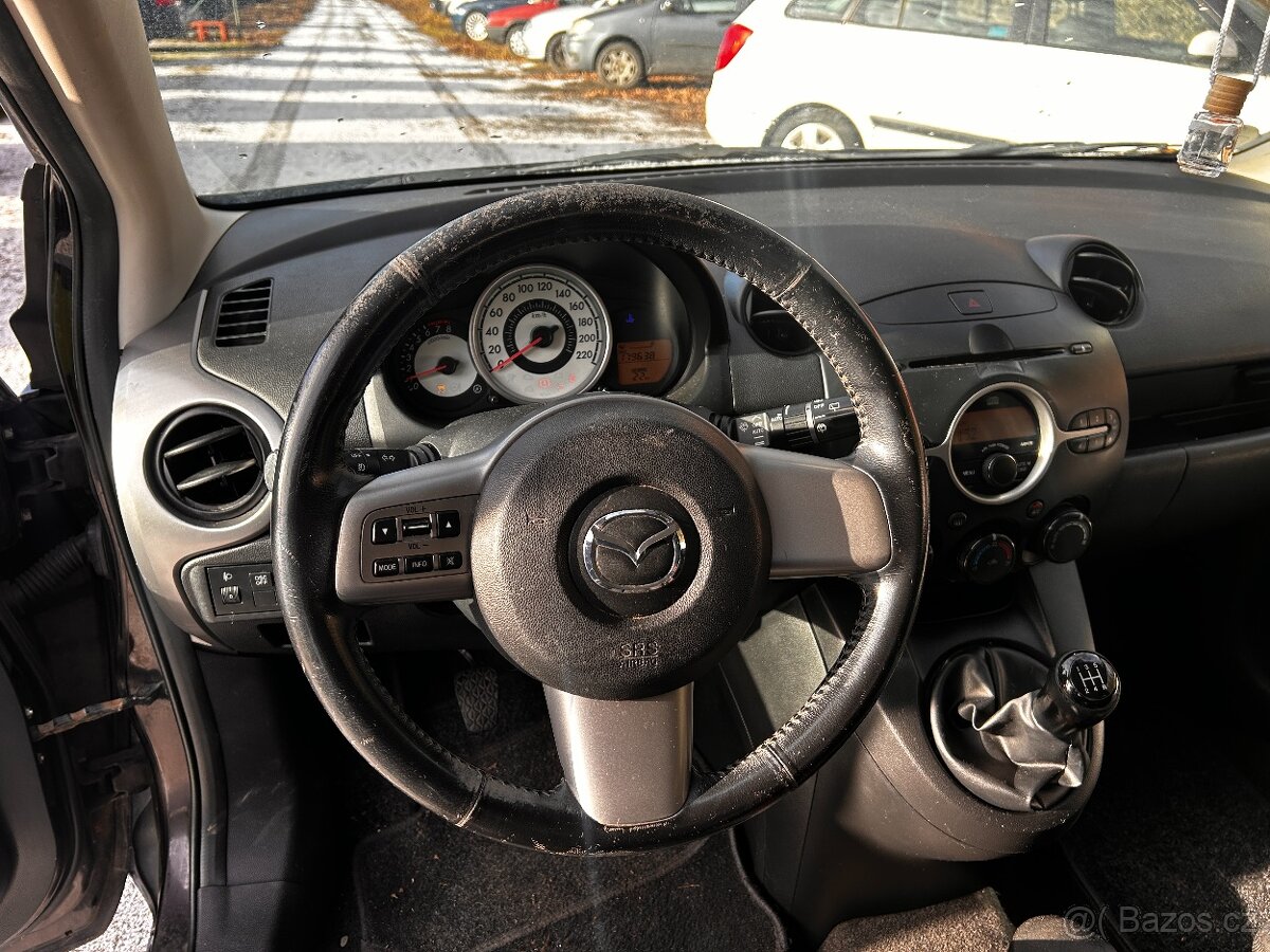 Mazda 2 1,4i 63kW, r.v. 2009 - 15