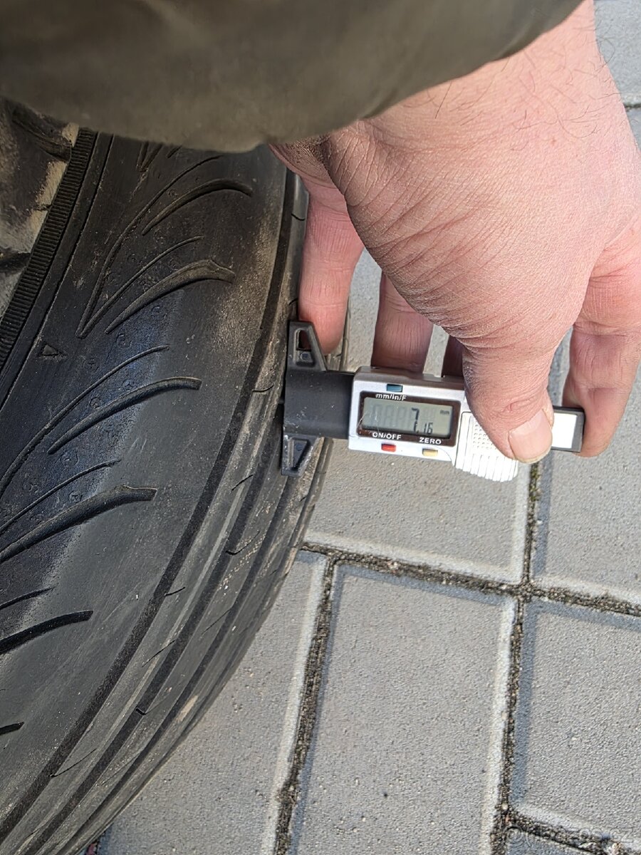 215/65/16 Letní kola Dacia Duster 5x114,3 - 15