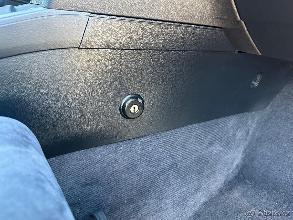 Passat B8 2.0TDi 2018 DPH Highline 4Motion DSG ALCANTARA - 15