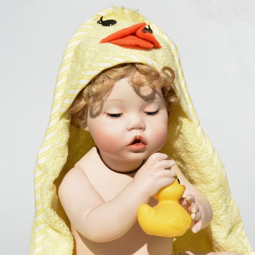 Porcelánová panenka +vanička +kachna +bublinky +kožíšek - 15