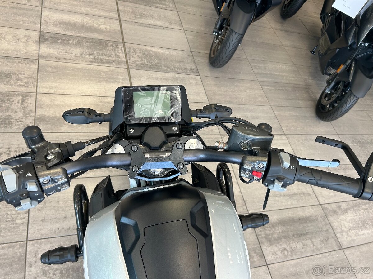 Zontes GK 125 Scrambler 2025 Drátěný kola - 15