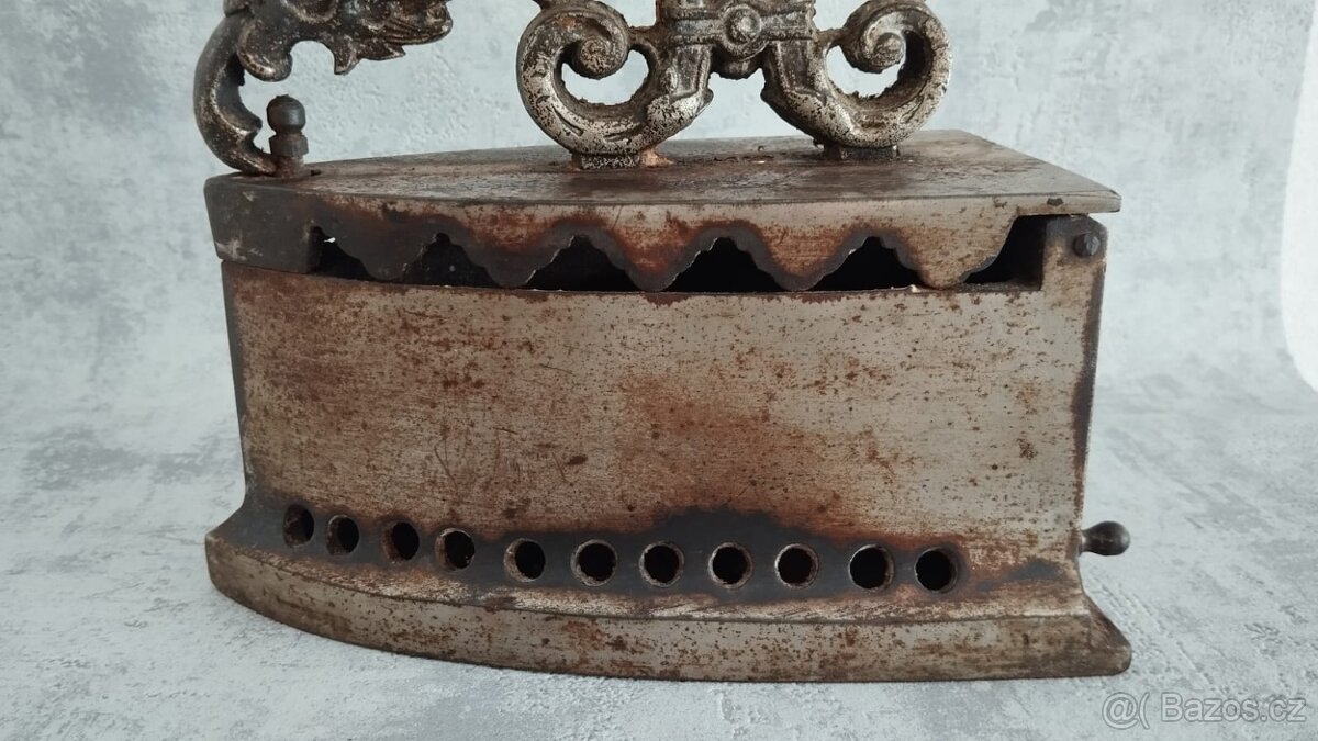 Velmi stará atypická žehlička DRAK, neleštěná - 15