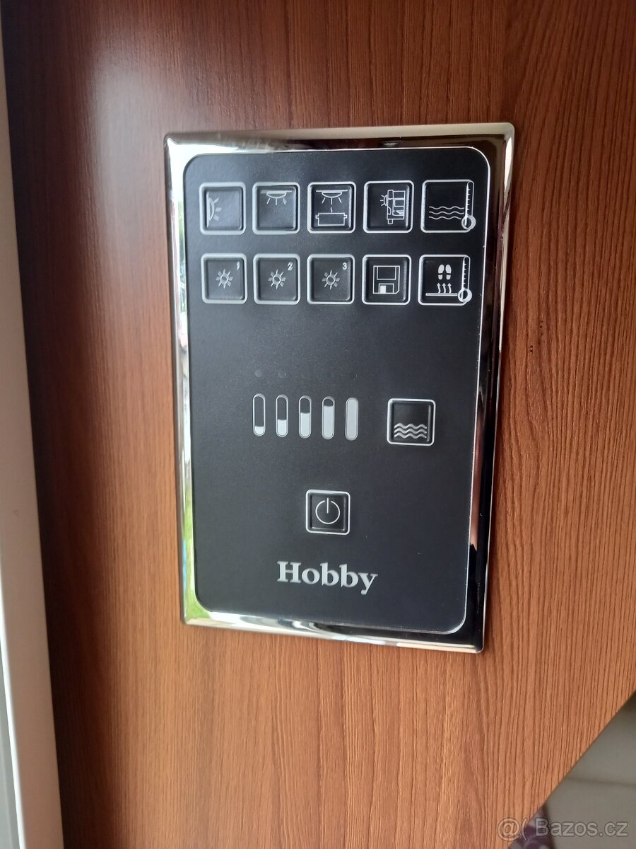 Prodám obytný přivěs Hobby 560 CFE - 15