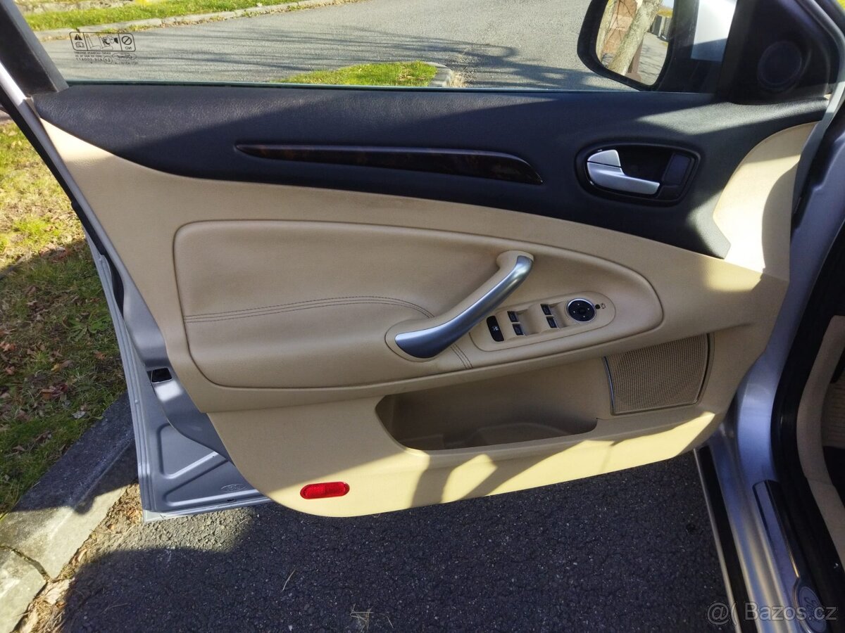 Ford Mondeo 2.0 TDCi GHIA-AUTOMAT-BÍLÁ KŮŽE-Čerstvý servis - 15