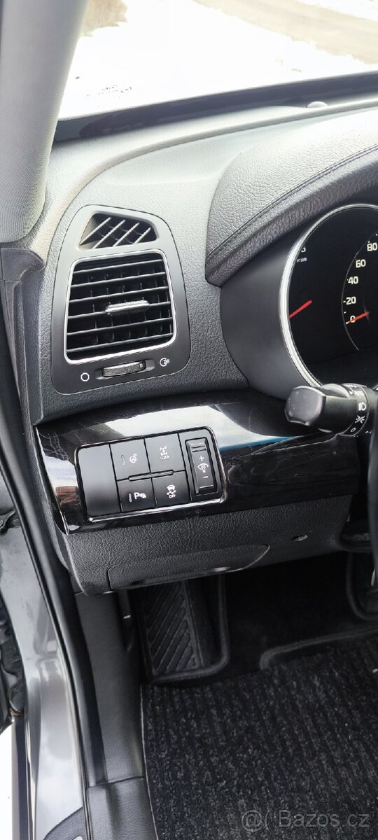 Kia Sorento 2.2 crdi 4x4, 7 míst - 15
