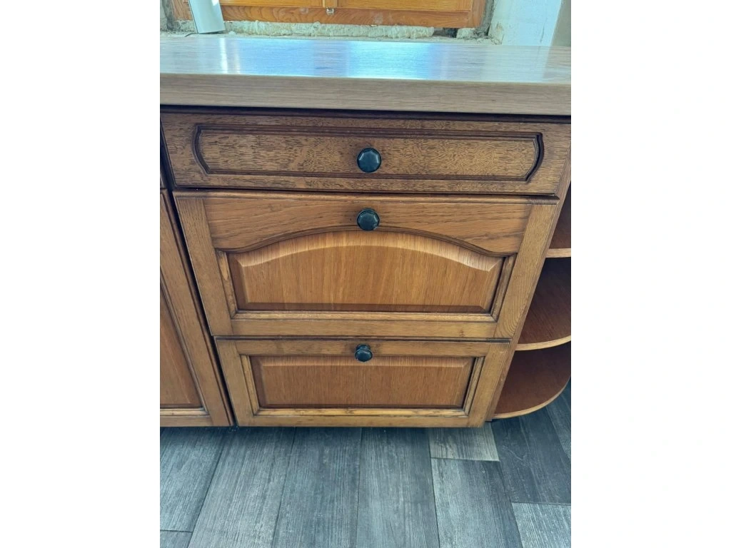 Krásná venkovská dubová kuchyně se spotřebiči,5447 - 15