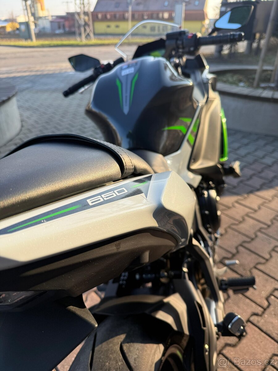 Kawasaki Ninja 650 r.v 2022, naj jen 3236 km Jak nová - 15