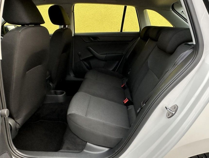 Rapid Spaceback 1.2/55kW KLIMA r.v.2015 najeto 92tkm - 15