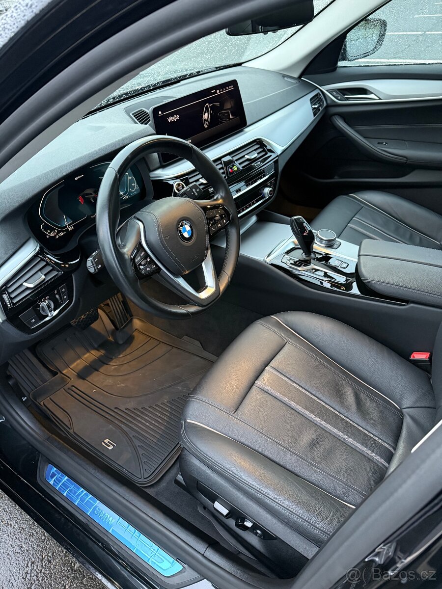 BMW 530e. 215 kW . 140000 km. - 15