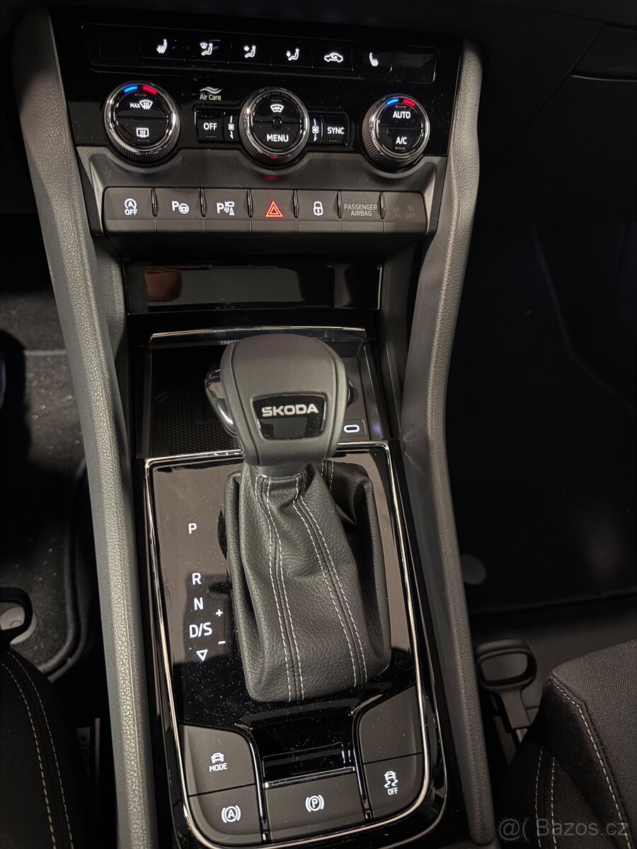 Škoda Karoq Sportline 1.5 TSI DSG nová, 416km, 5 let servis - 15