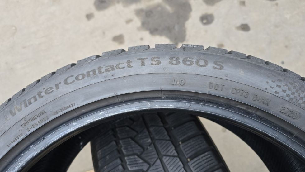 Zimní pneu 255/40/20 Continental - 15