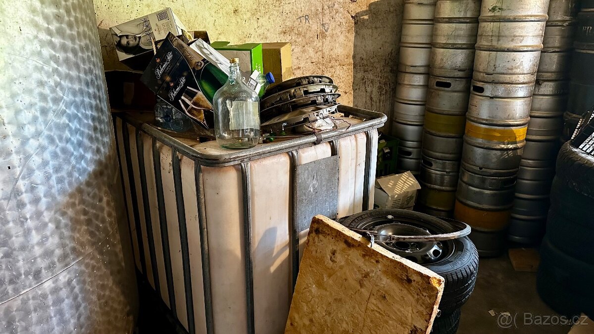 NEREZOVÉ - KAMENINOVÉ - PLASTOVÉ - NÁDOBY - 1000L - 6000L - 15