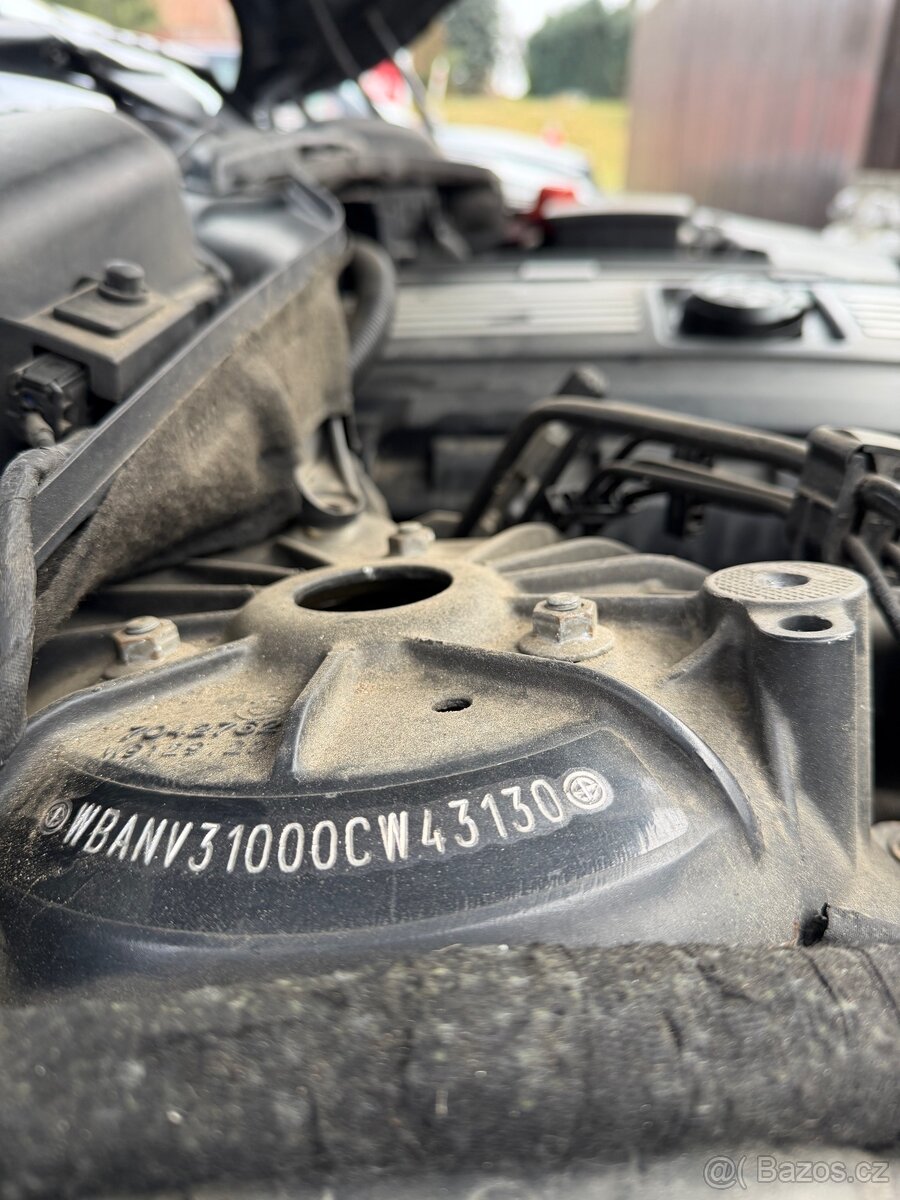 BMW E60 525xi | manuál | xDrive | NA DÍLY - 15