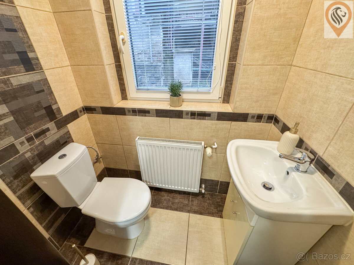 Pronájem prostorného a světlého bytu 3+1 po kompletní s gará - 15