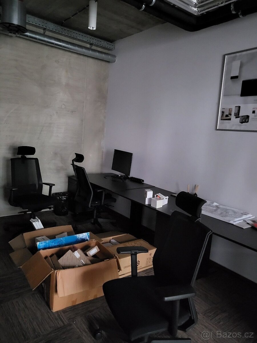 Prodej vybavení a zařízení Showroom a kanceláře Karlín - 15