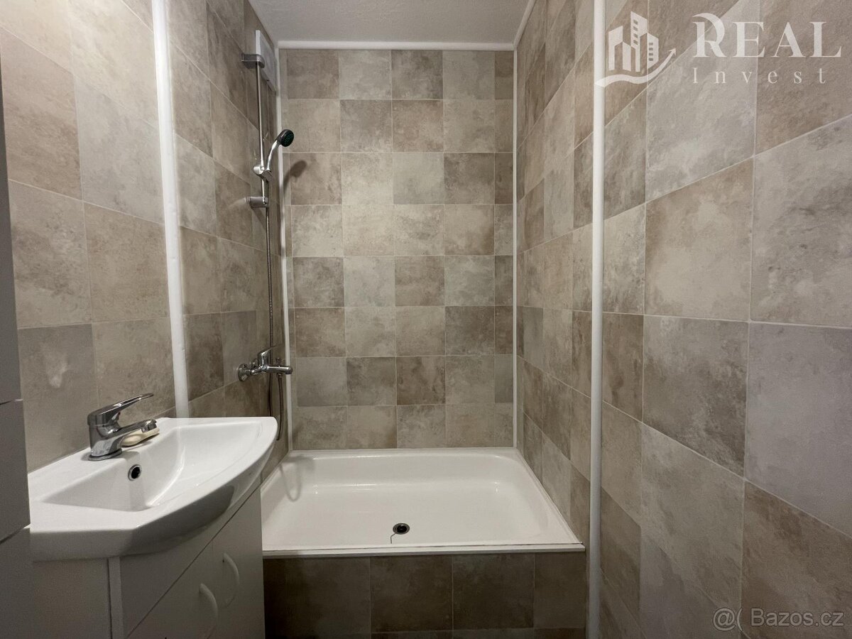 Pronájem, byt 1+kk, 32 m2, DV, Teplice, ul. Krušnohorská - 15