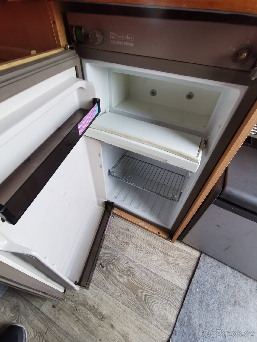 Polsky karavan N126, Polak N126, Lednice, Naftové topeni - 15